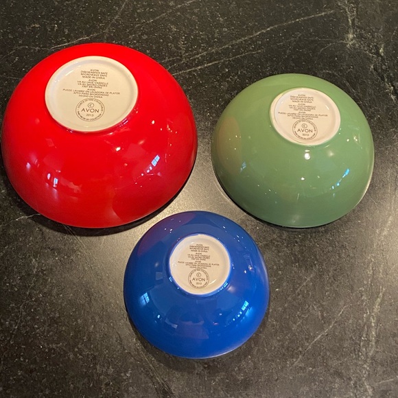 Avon Nutcracker Set of Three Bowls - Picture 6 of 9